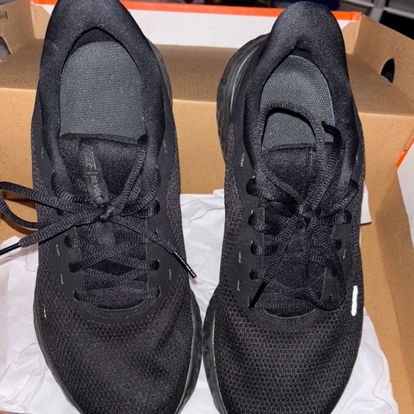 Nike Black Athletic Sneakers - Picture 7 of 9